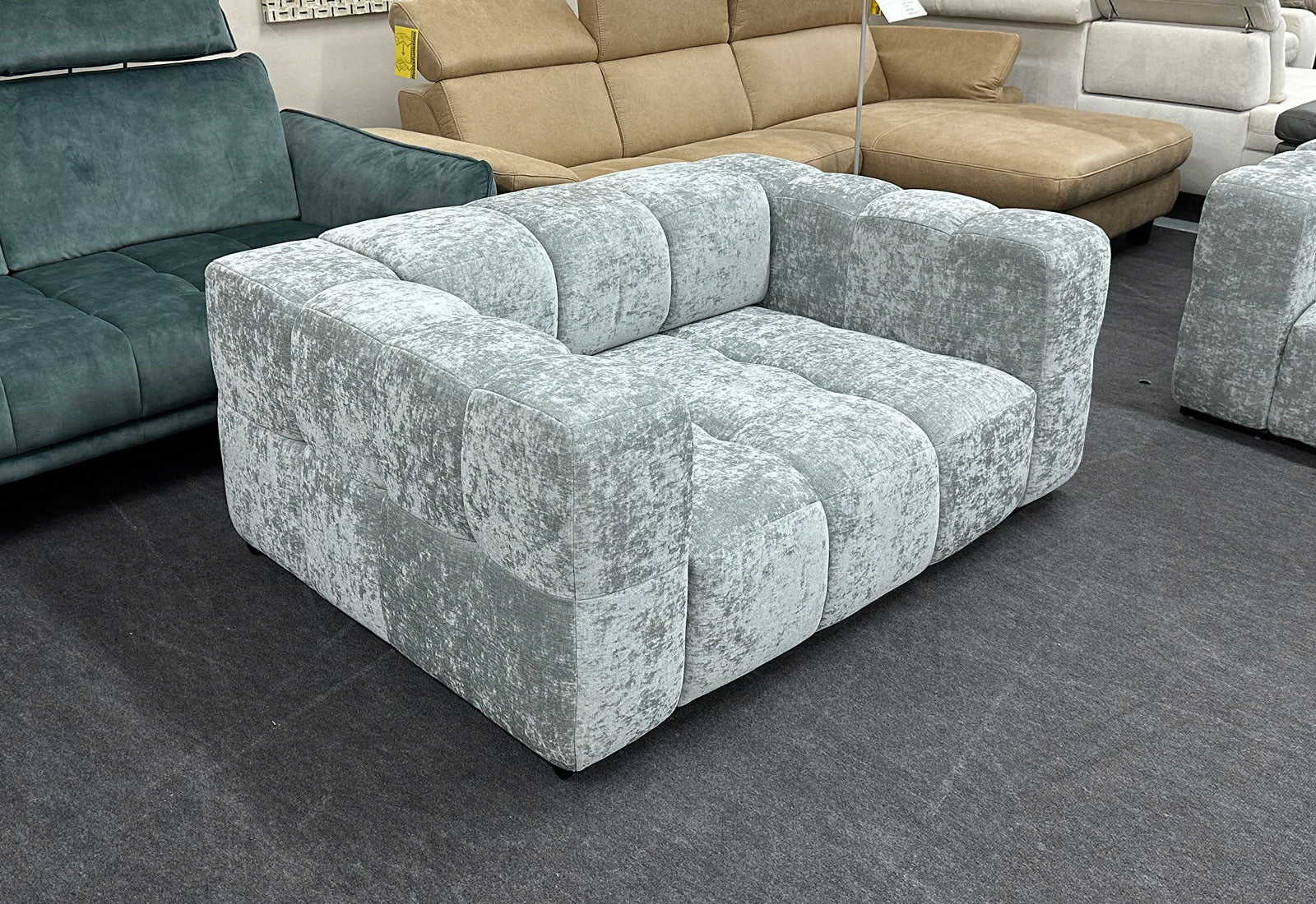 Lucy Loveseat