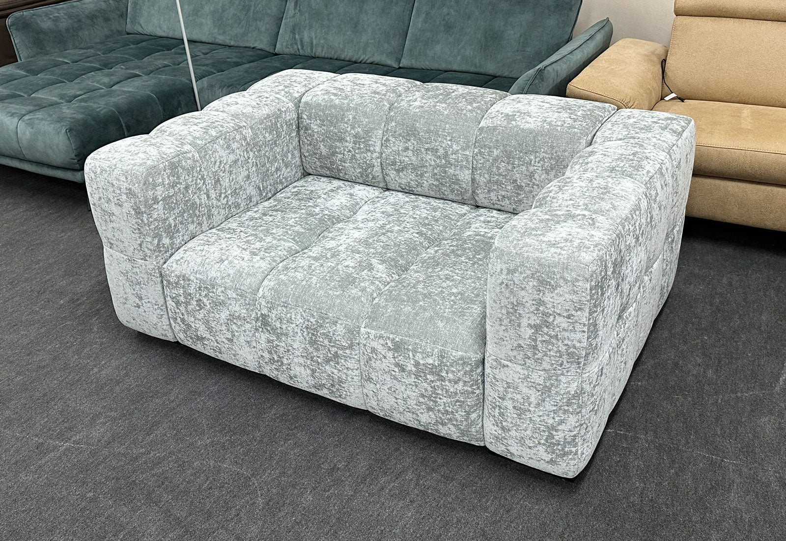 Lucy Loveseat