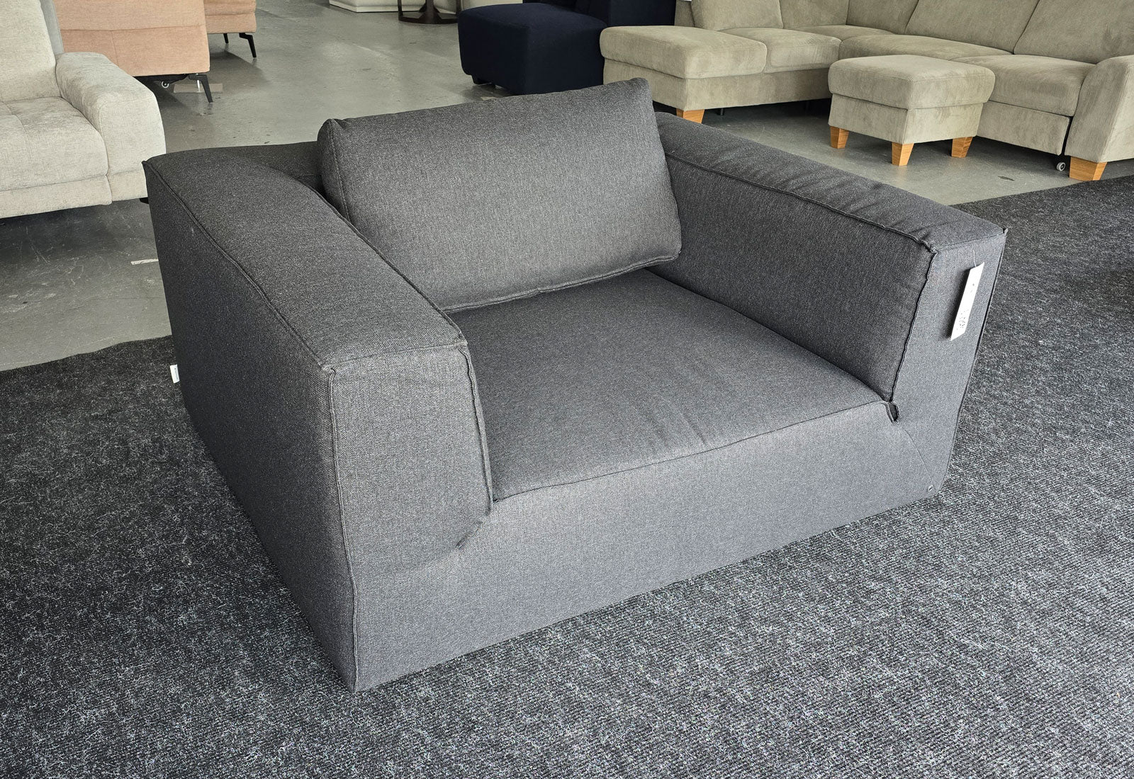 Big Cube Style mit XXL Hocker