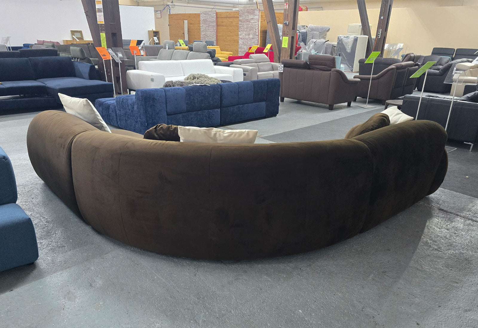 Globe XXL